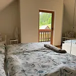 Christine Am Apartman *