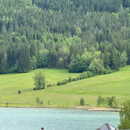 Christine Am شقة *