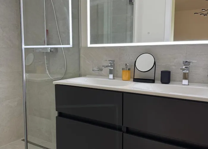 Christine Am 魏森湖